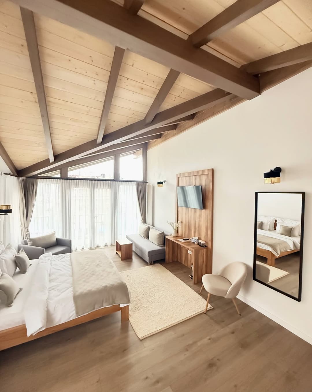 Room image 8