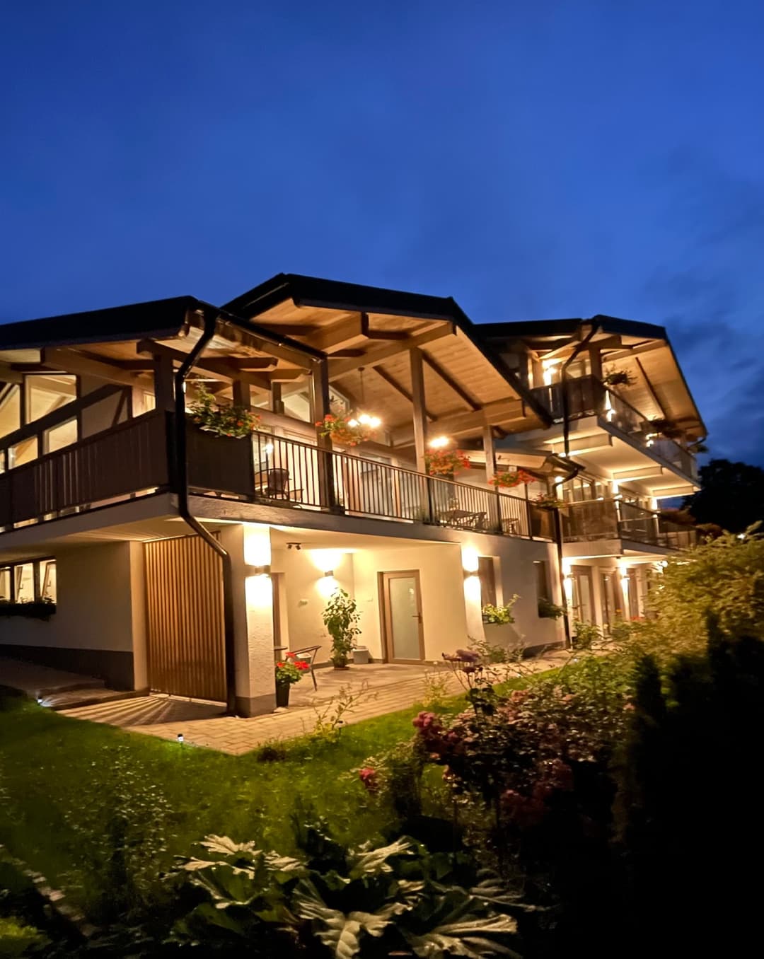 Rey Chalet – Refugiul Eleganței în Inima Stațiunii Vatra Dornei